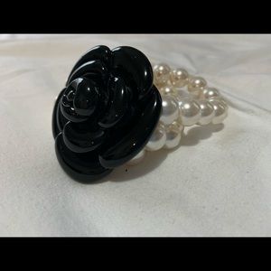 Pearl and Black Flower Bracelet